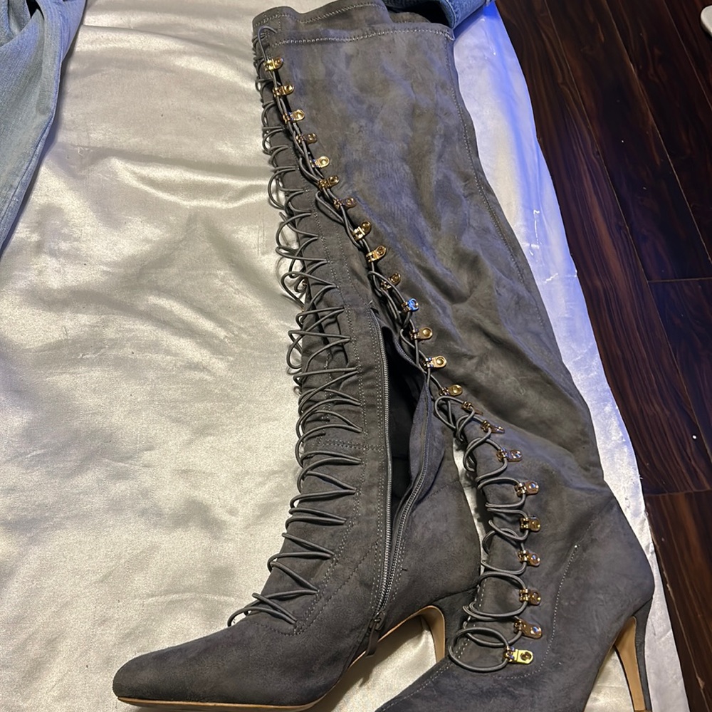 Gray suede over the knee boots. Thick thigh friendly. Size 8